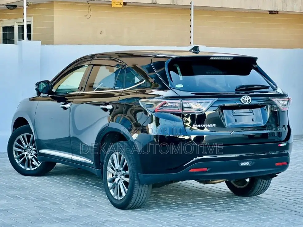 Toyota Harrier 2.0 2014 Black