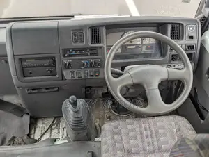 Nissan Civilian 2002