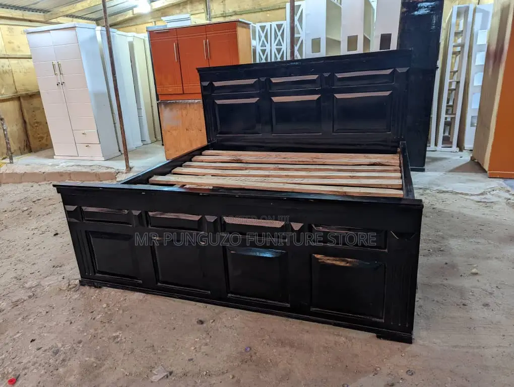 Vvip Bed Black Color 5/6 Mbao Ngumu Clean Sana