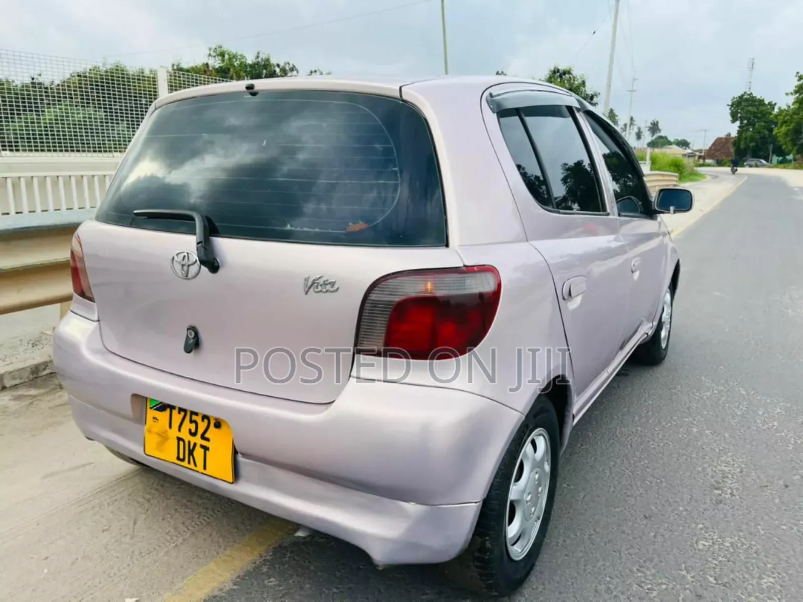 Toyota Vitz 2003 Pink