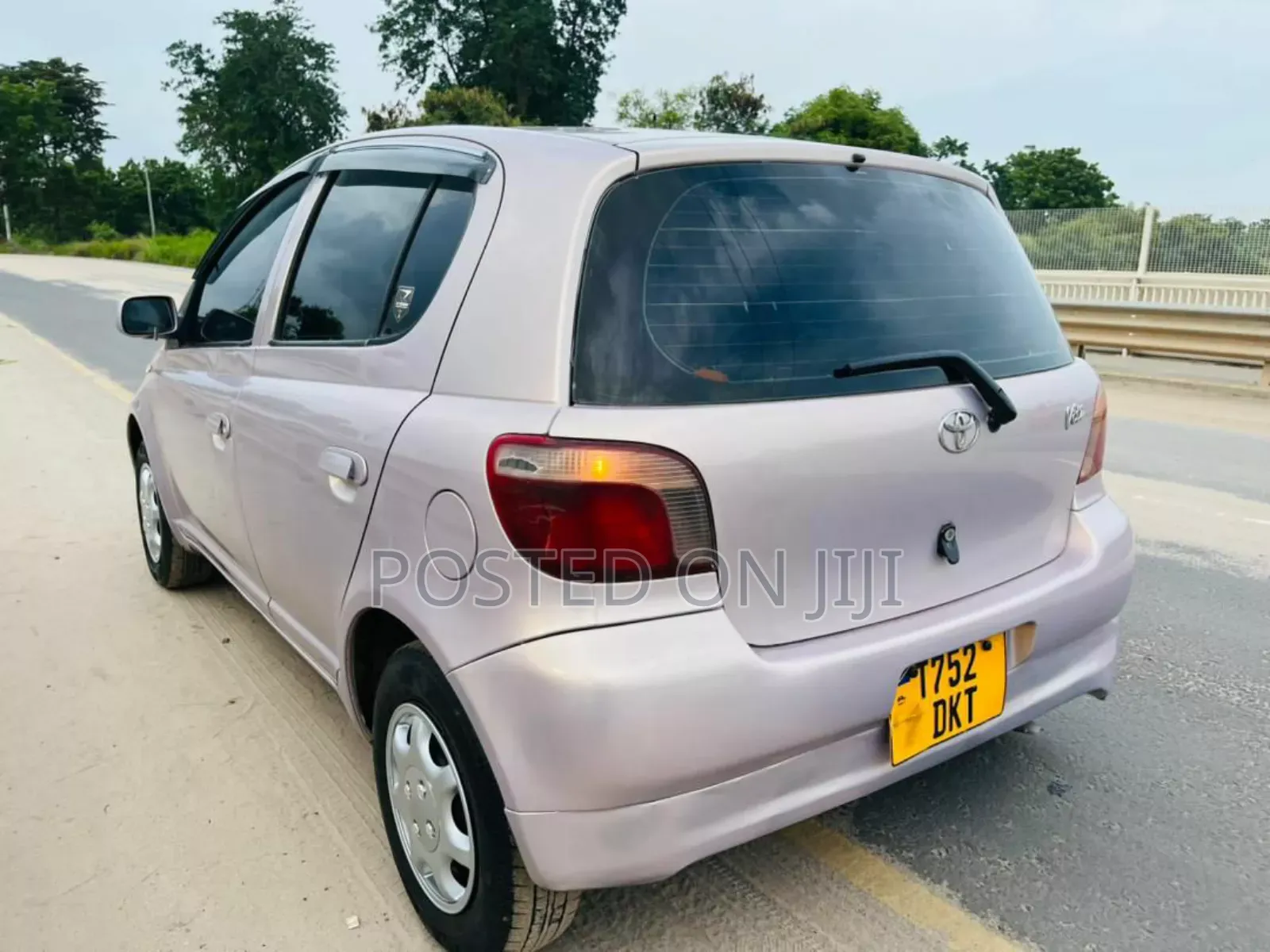 Toyota Vitz 2003 Pink