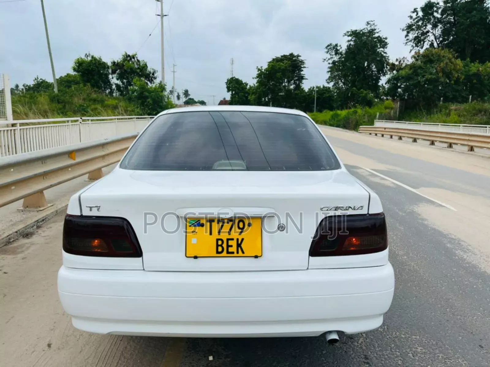 Toyota Carina 2001 White