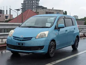 Toyota Passo Sette 2009