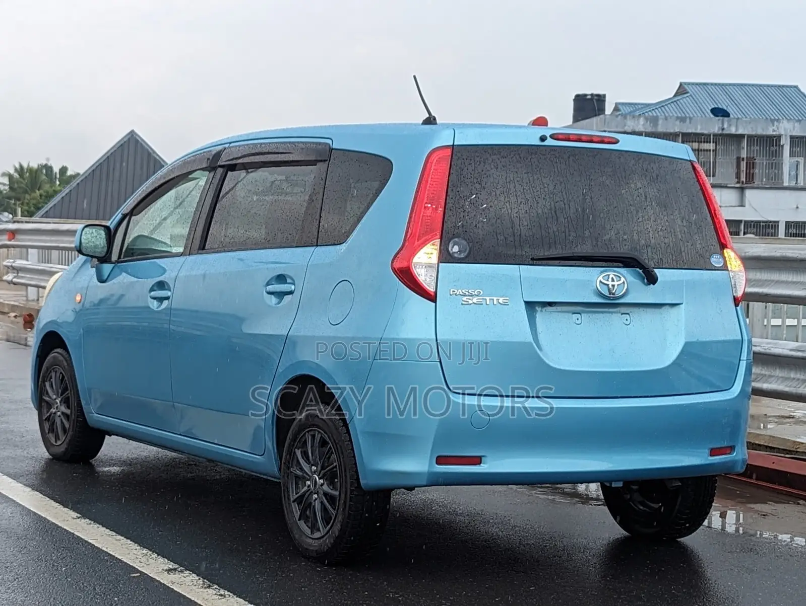 Toyota Passo Sette 2009
