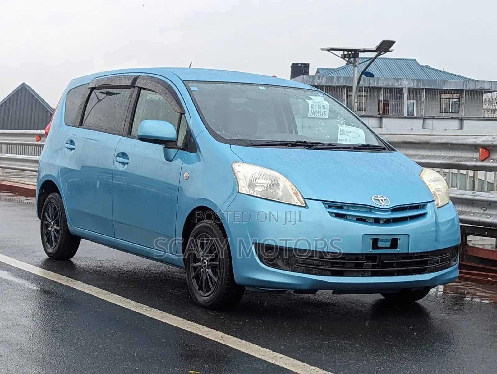 Toyota Passo Sette 2009