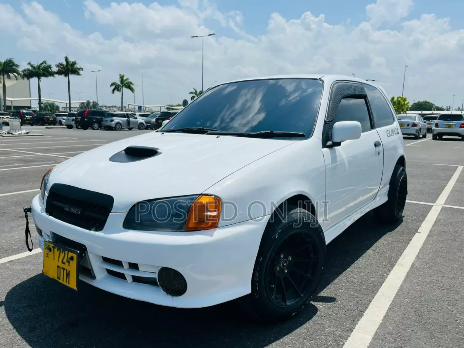 Toyota Starlet 2000 White