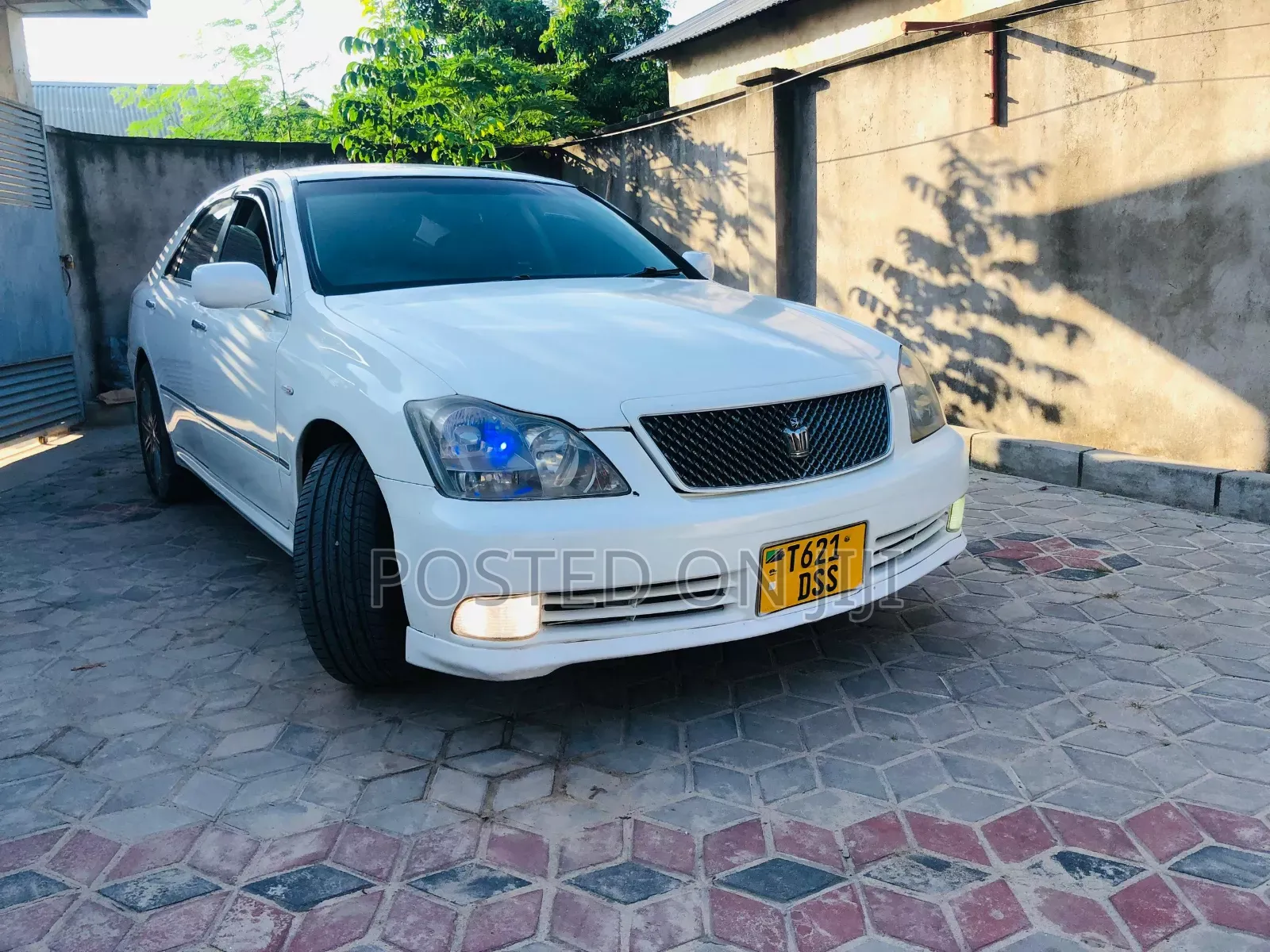 Toyota Crown Royale 2005 White
