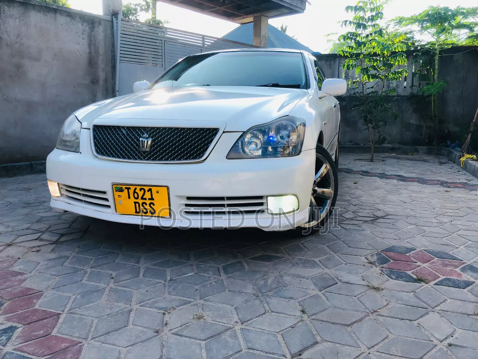 Toyota Crown Royale 2005 White