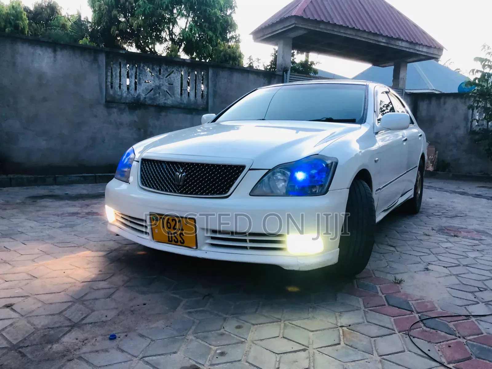Toyota Crown Royale 2005 White