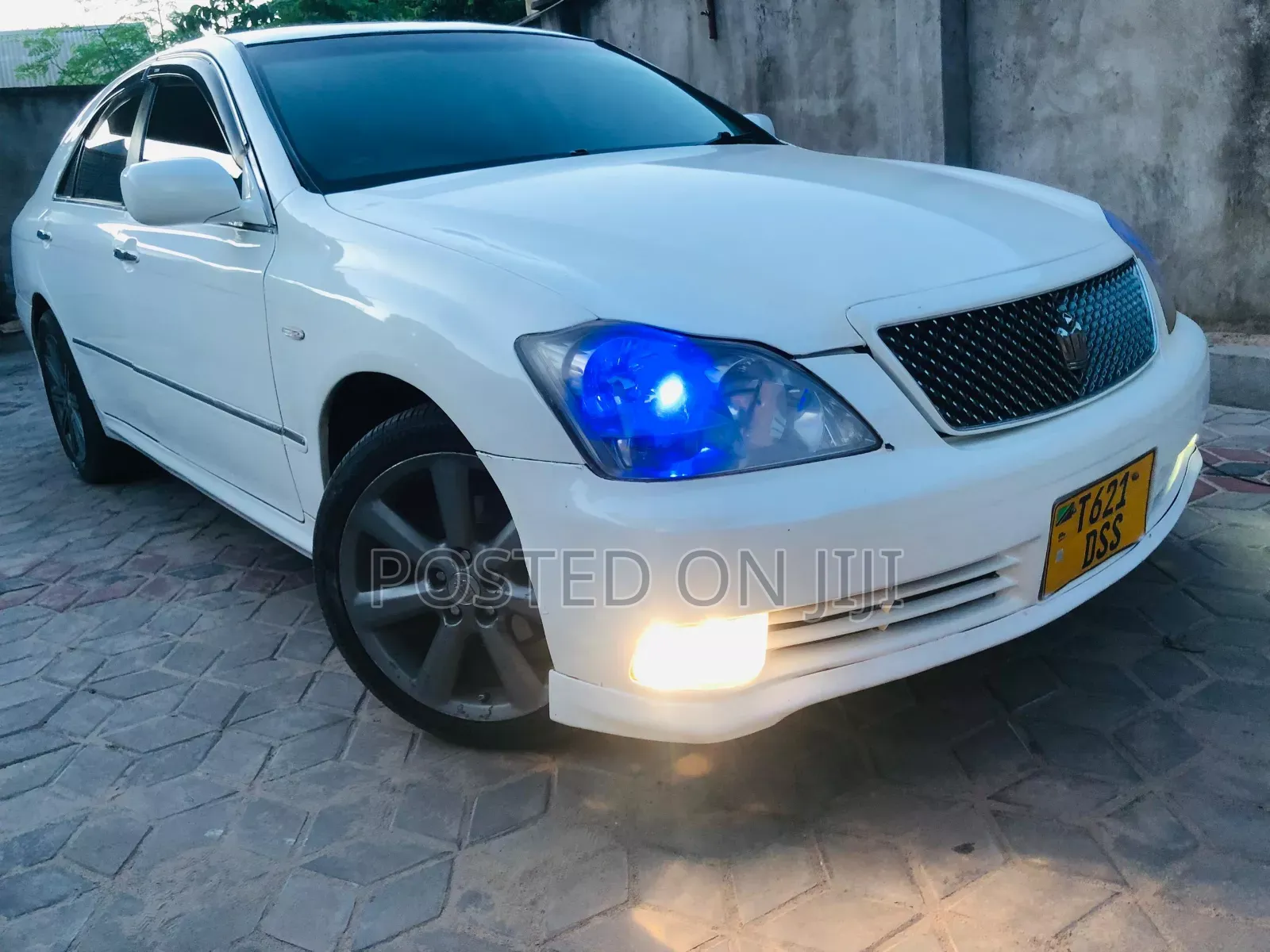 Toyota Crown Royale 2005 White