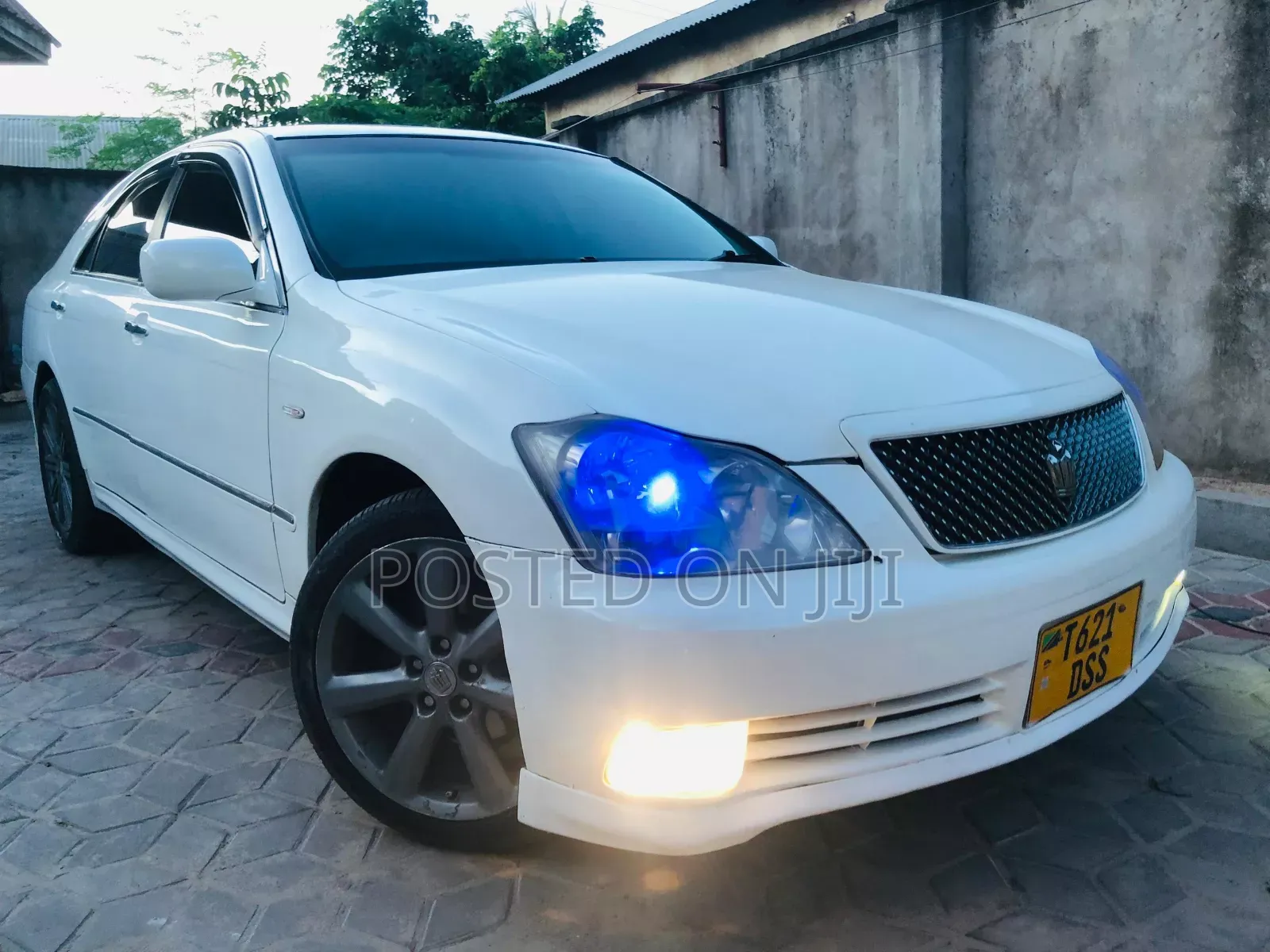 Toyota Crown Royale 2005 White
