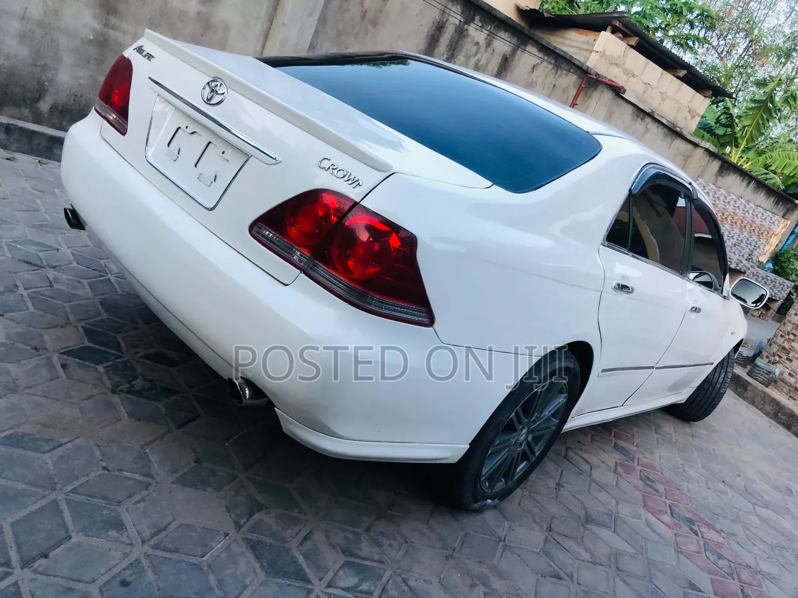 Toyota Crown Royale 2005 White