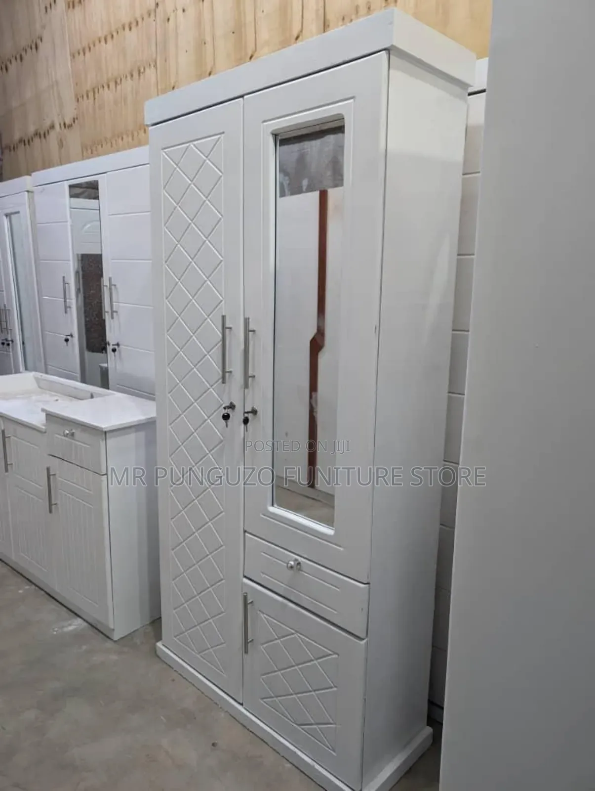Kabati LA Nguo Two Doors Mbao Ngimu Imara Jeupe