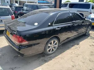 Toyota Crown 2006 Black