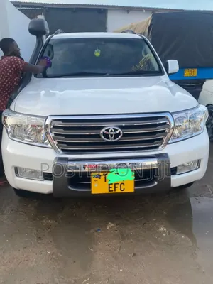 Toyota Land Cruiser 2011 White