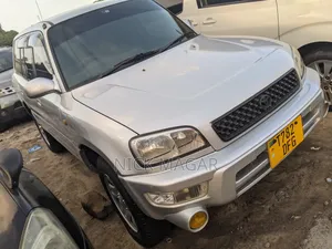 Toyota RAV4 1999 Silver