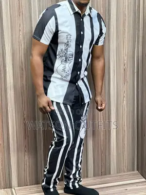 Shati Na Suruali Yake Mpya Kabisa