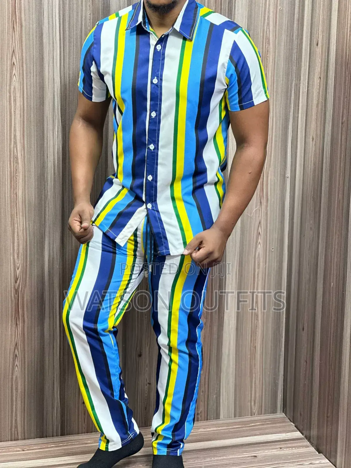 Shati Na Suruali Yake Mpya Kabisa