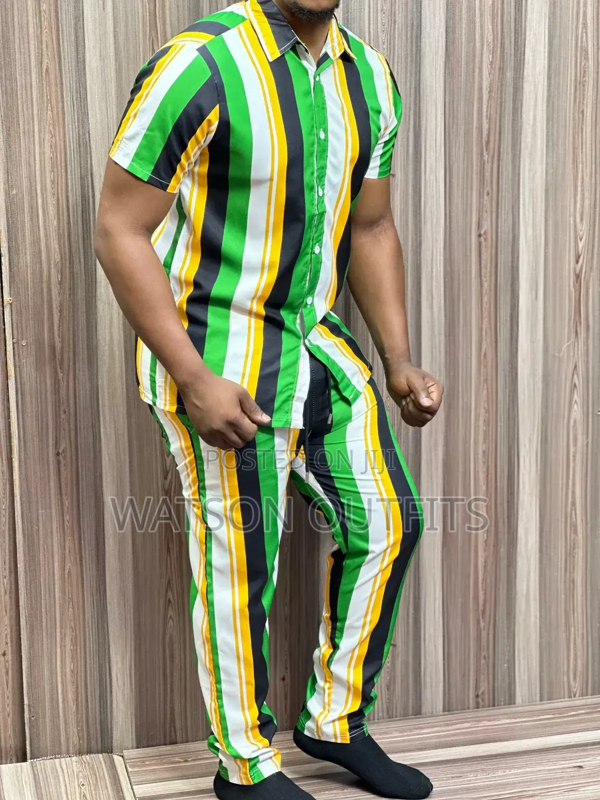Shati Na Suruali Yake Mpya Kabisa