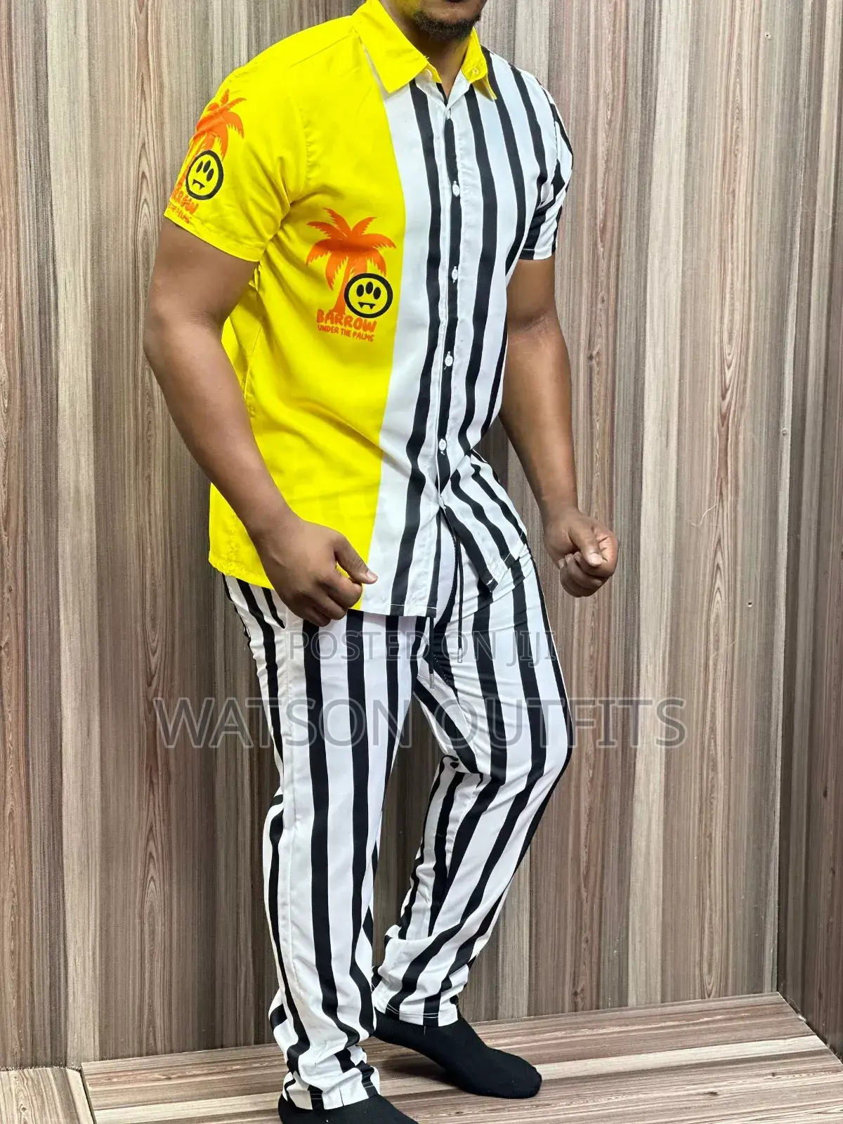 Shati Na Suruali Yake Mpya Kabisa