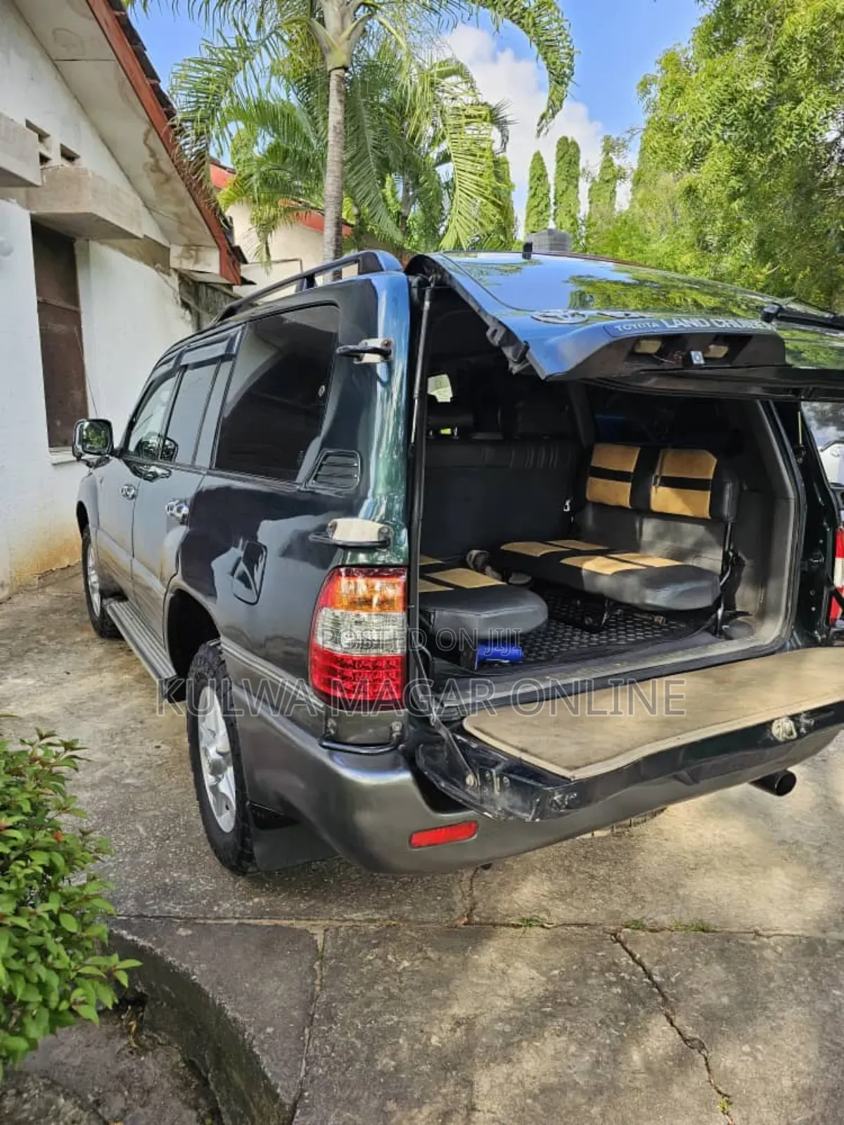 Toyota Land Cruiser 2005 Black