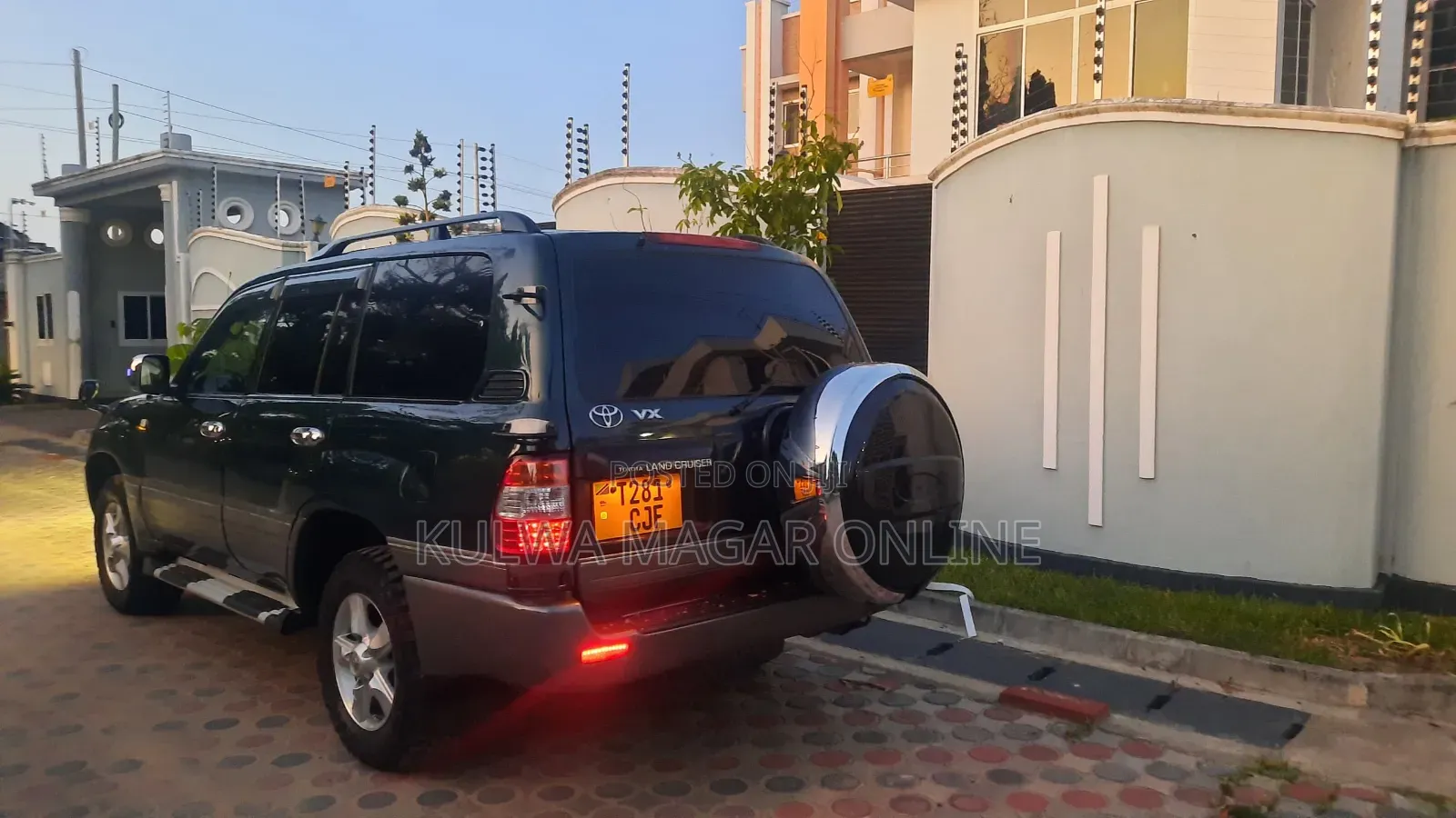 Toyota Land Cruiser 2005 Black