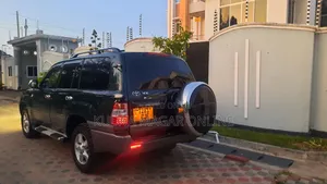 Toyota Land Cruiser 2005 Black