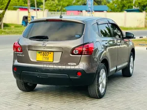 Nissan Dualis 2011 Gold