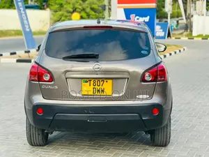 Nissan Dualis 2011 Gold