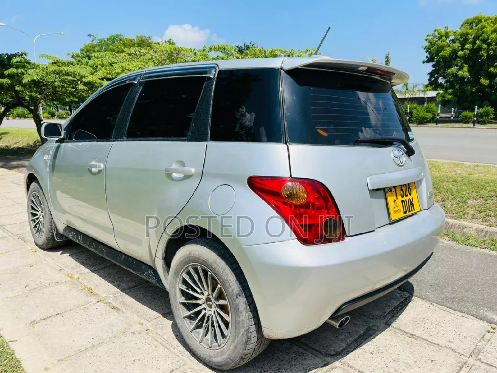 Toyota IST 2003 Silver