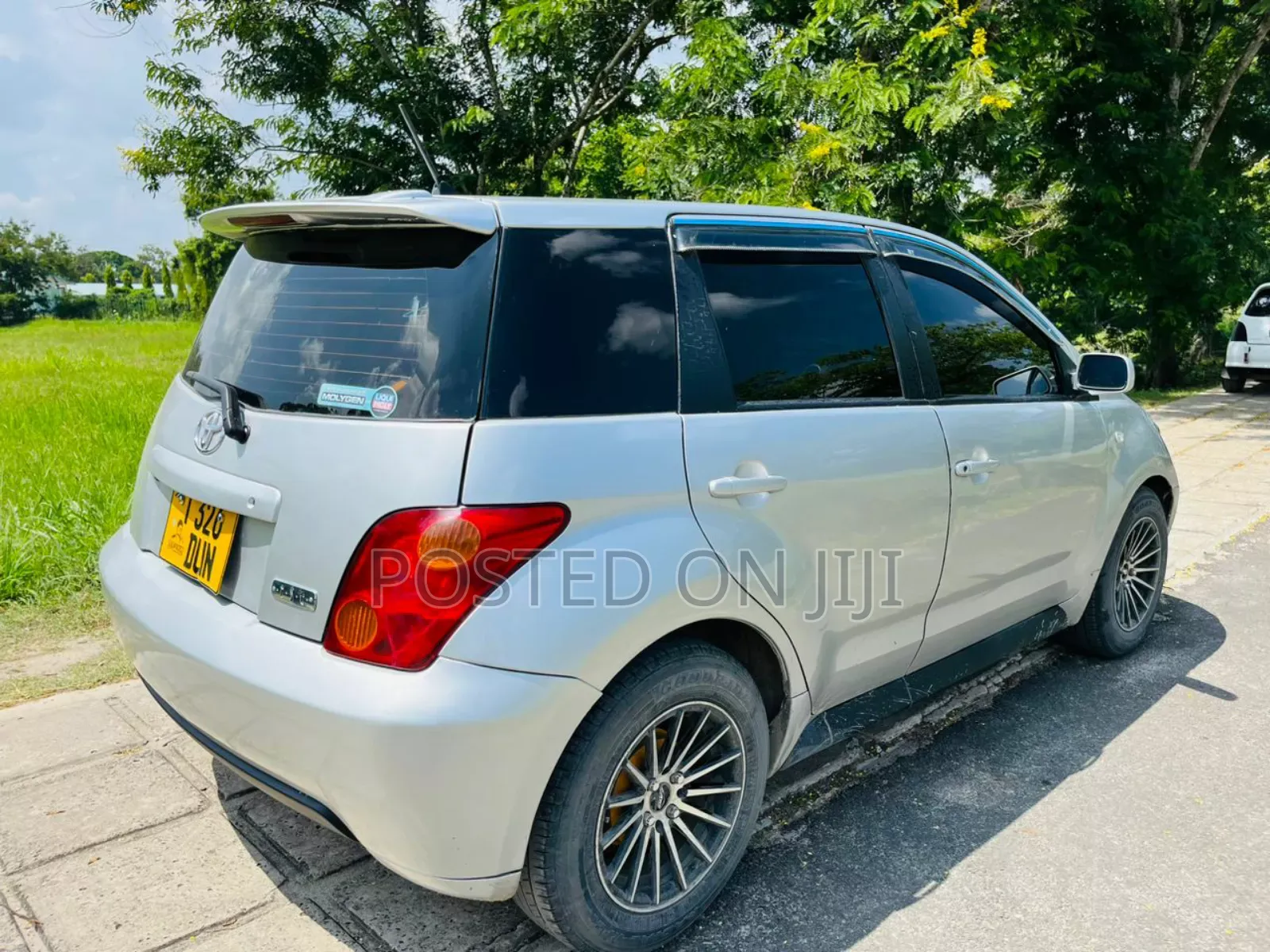 Toyota IST 2003 Silver