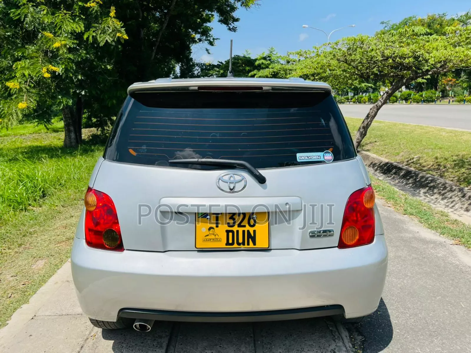 Toyota IST 2003 Silver