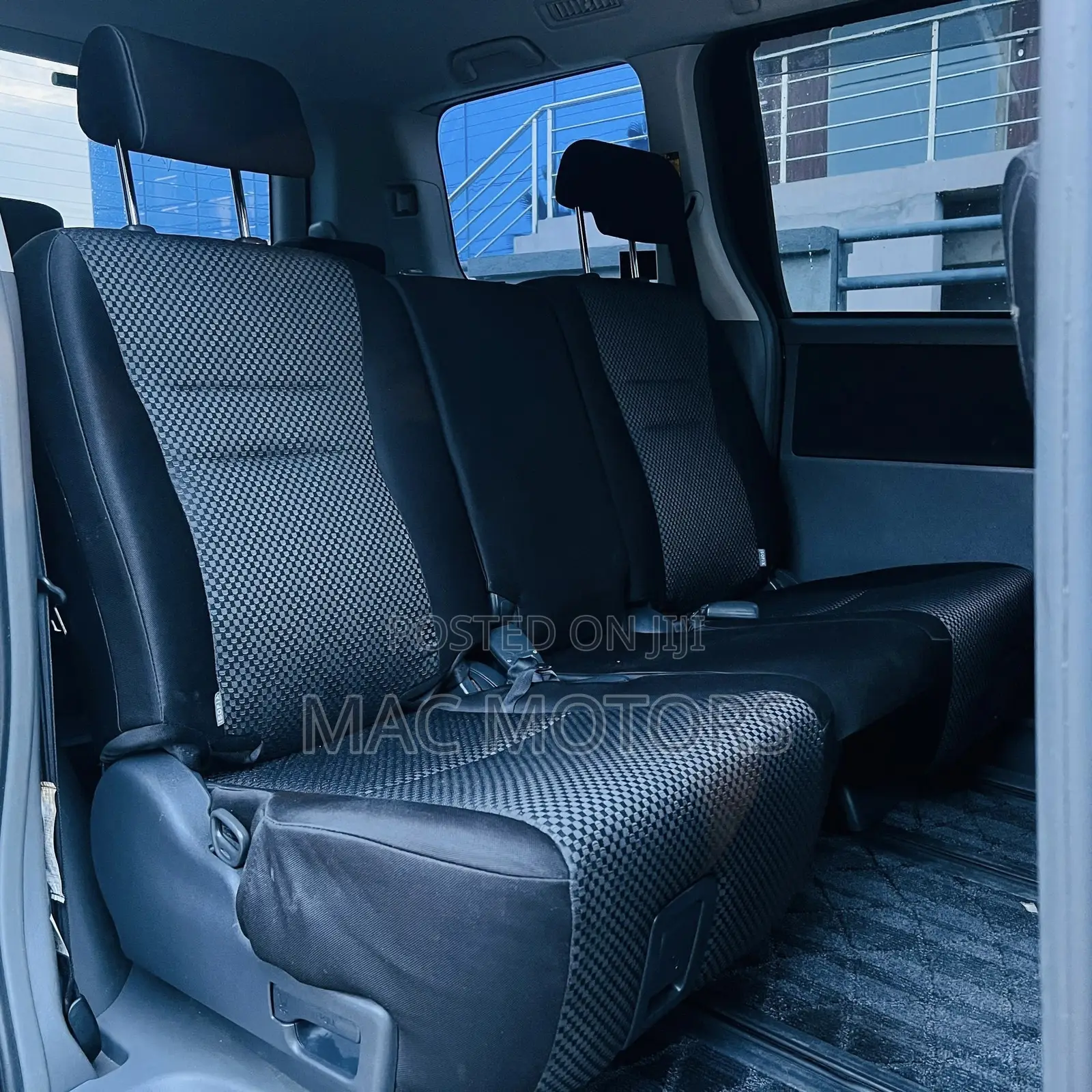 Toyota Noah 2.0 143hp AWD (8 Seater) 2008 Black