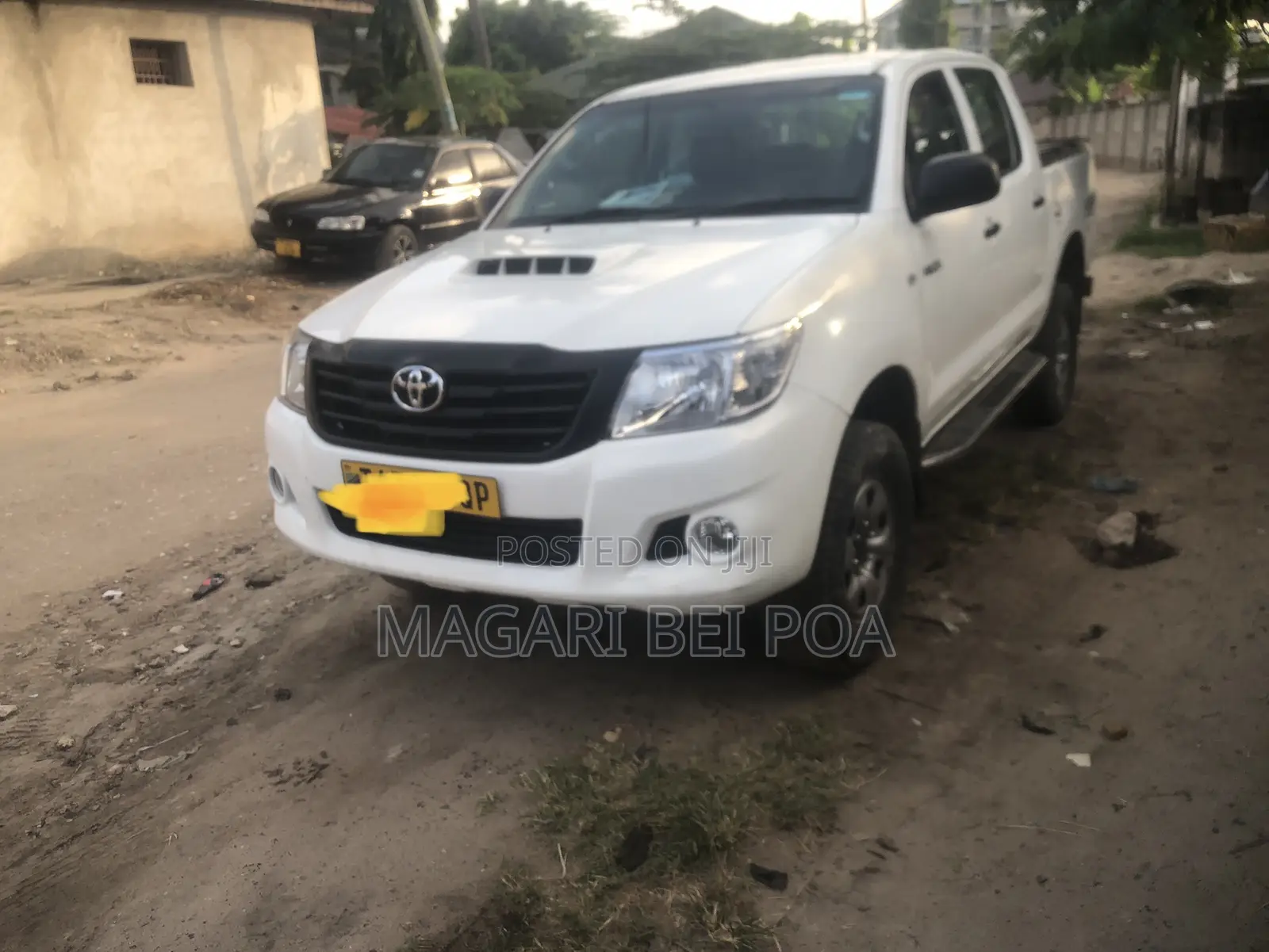 Toyota Hilux 2013 White