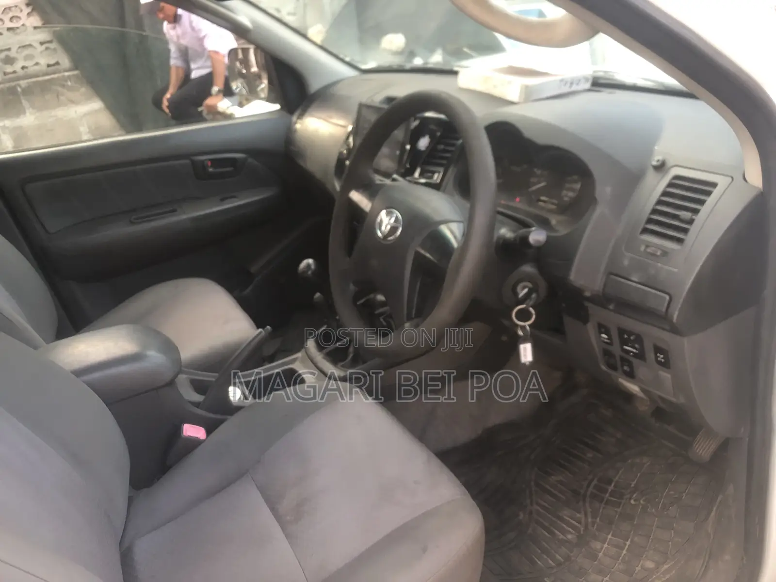 Toyota Hilux 2013 White