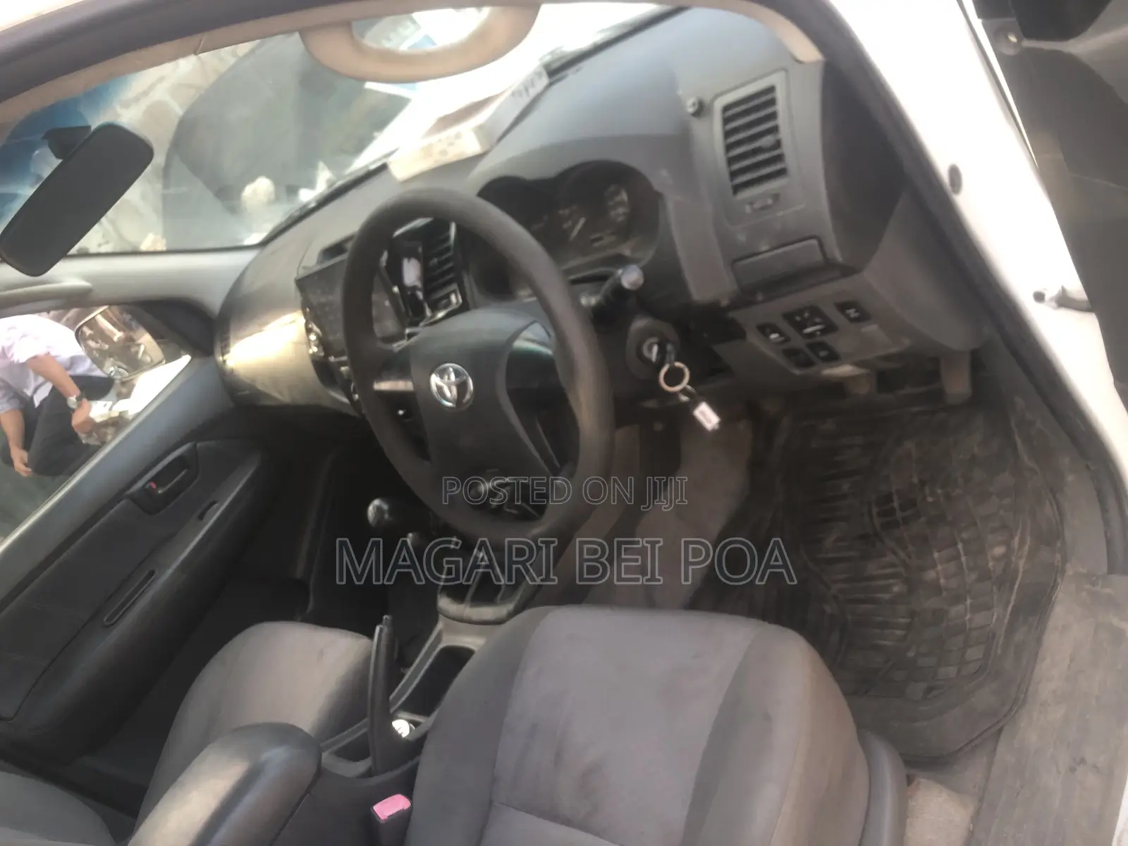 Toyota Hilux 2013 White