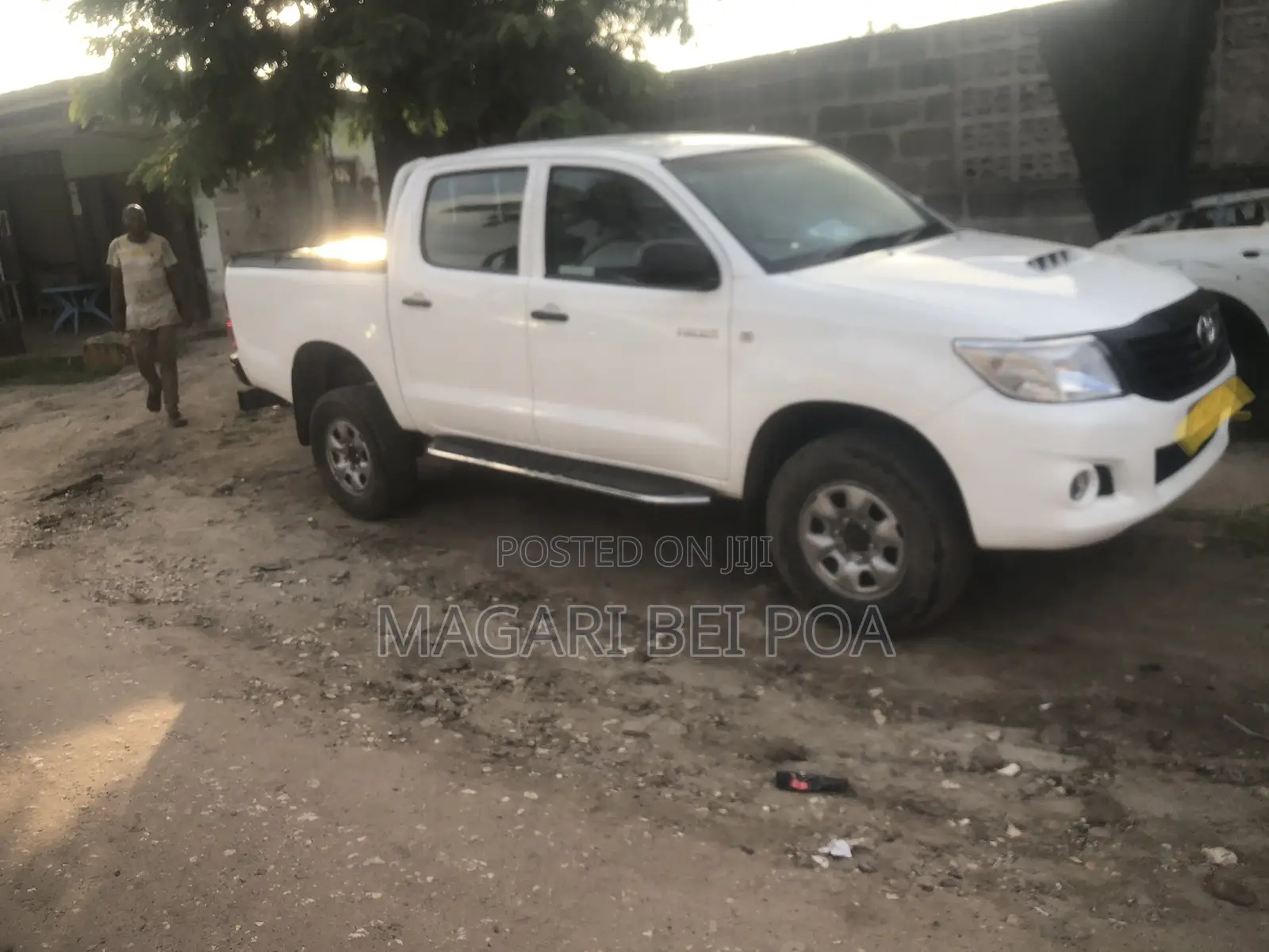 Toyota Hilux 2013 White