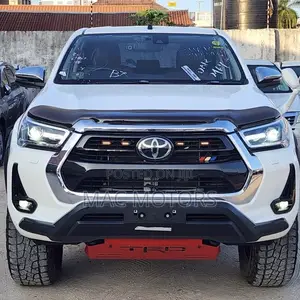 Toyota Hilux 2020 White