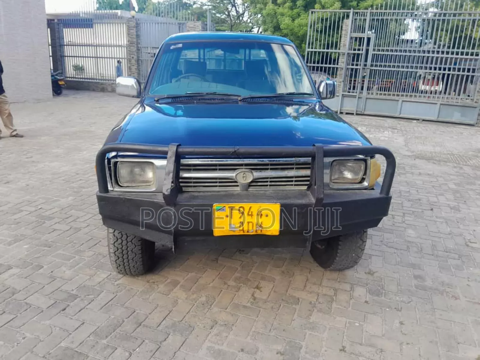 Toyota Hilux 2002 Blue