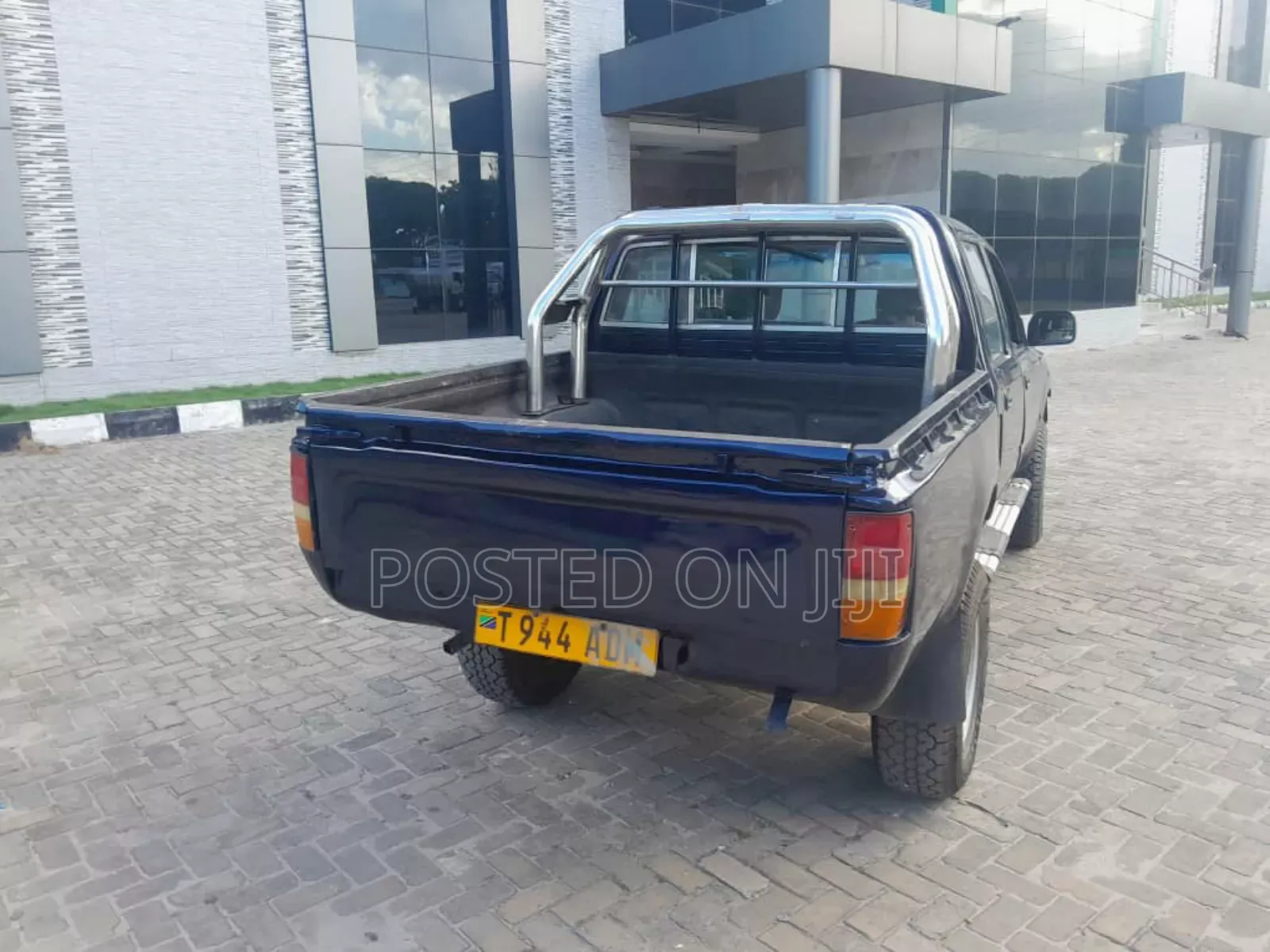Toyota Hilux 2002 Blue