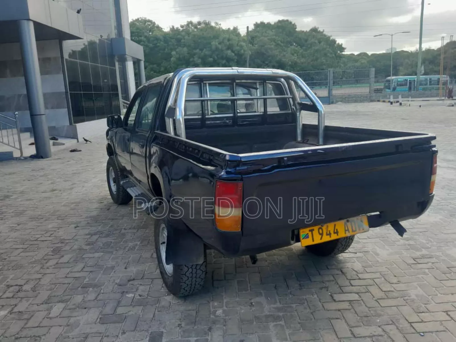 Toyota Hilux 2002 Blue