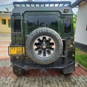 Land Rover Defender 2003 Green