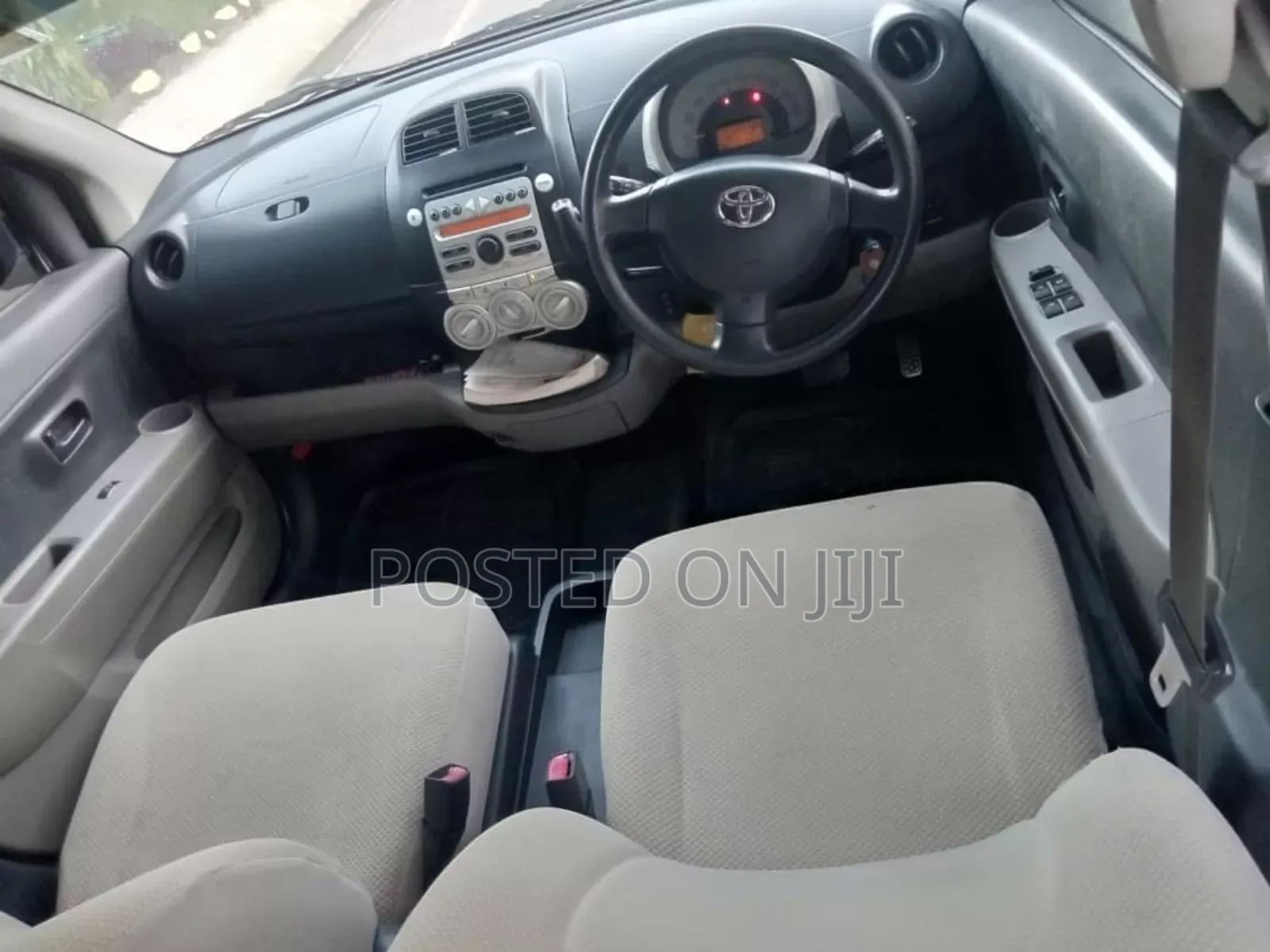 Toyota Passo 2005 Red