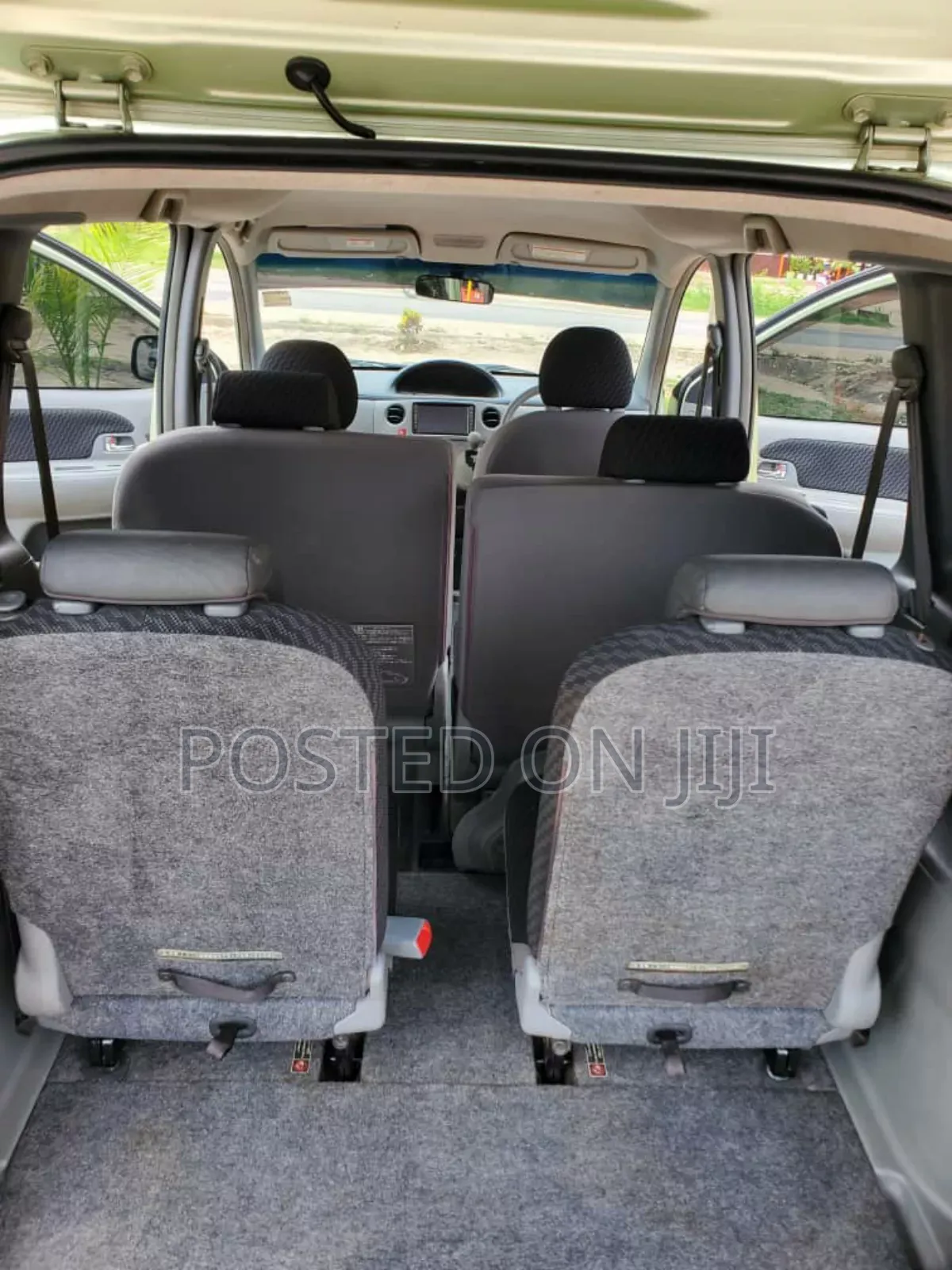 Toyota Sienta 2005 Green