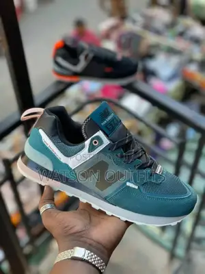 New Balance Sneakers/Shoes Og Kabisa
