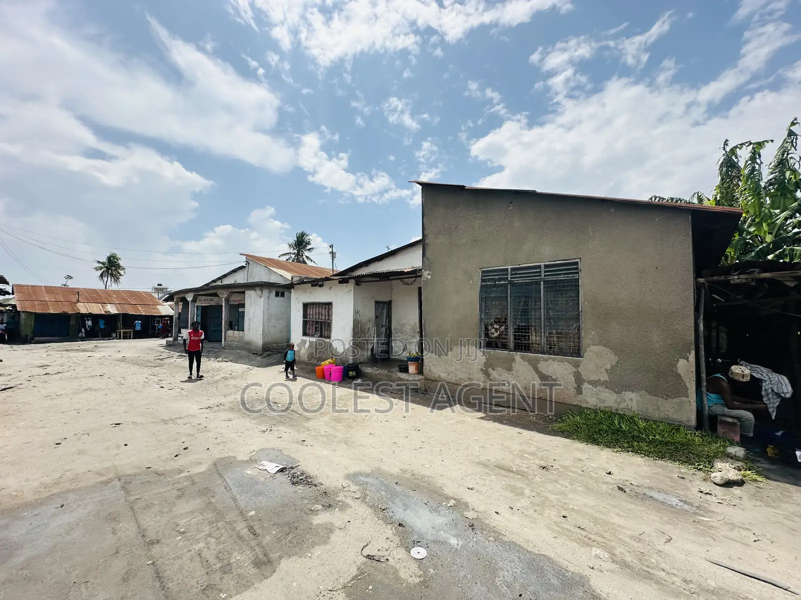 13bdrm House in Mabibo, Kinondoni for sale