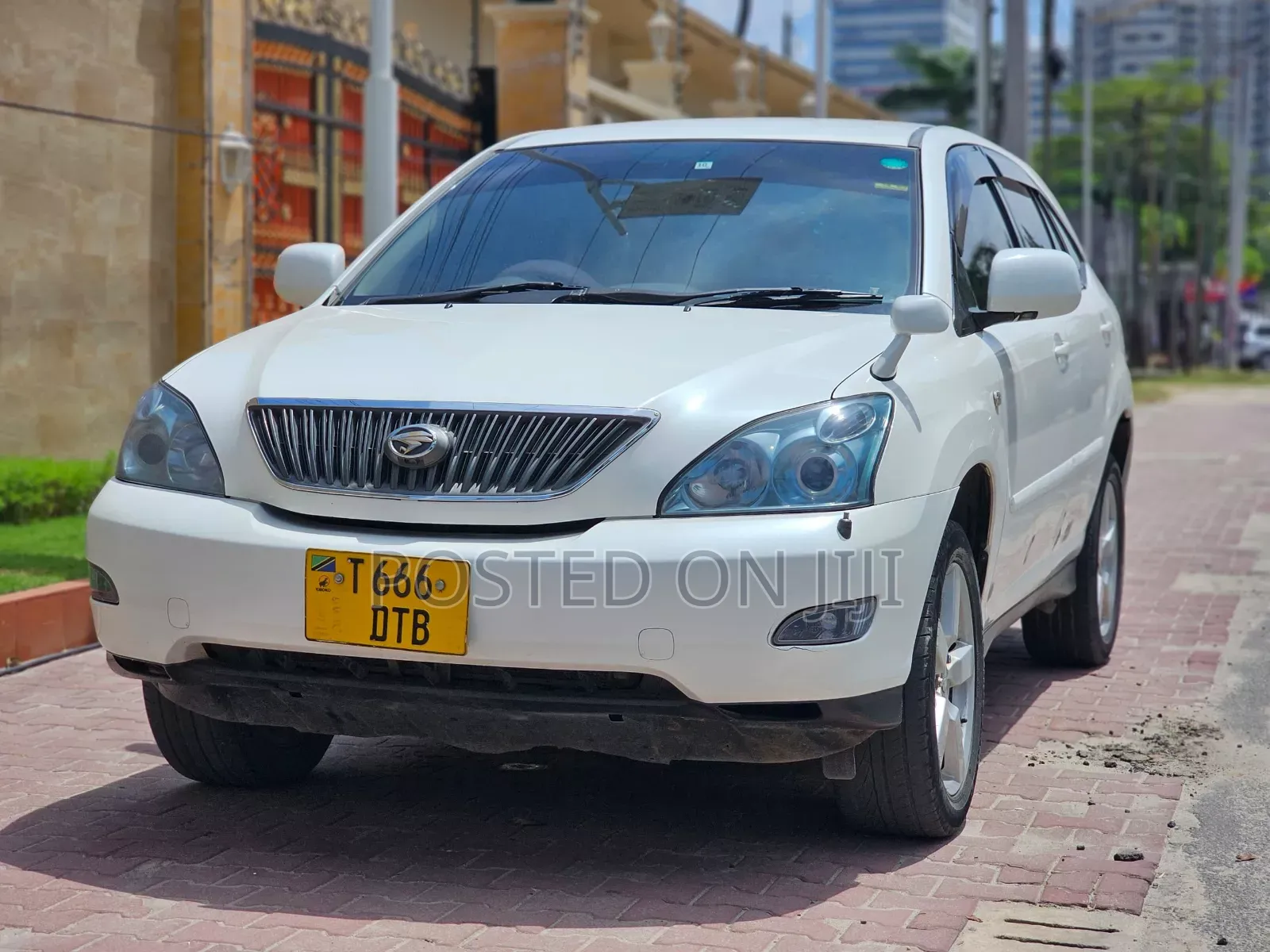 Toyota Harrier 2005 White