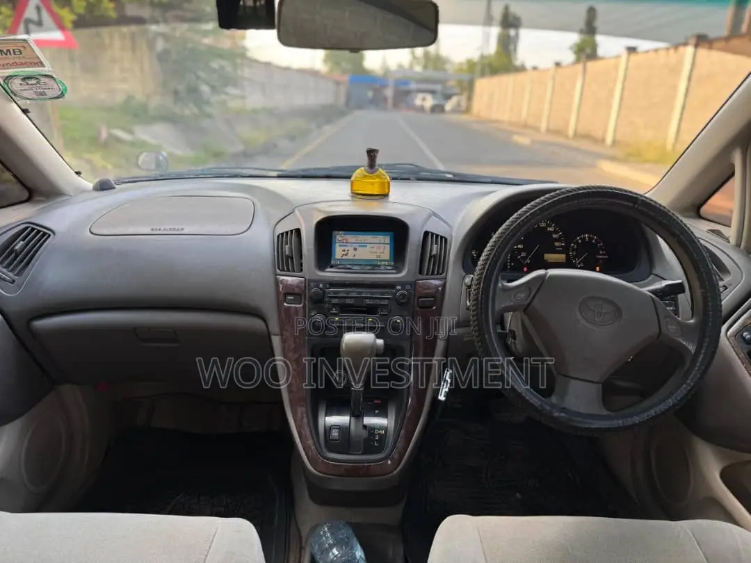 Toyota Harrier 2001 Green