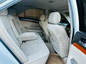 Toyota Mark II Qualis 2000 White