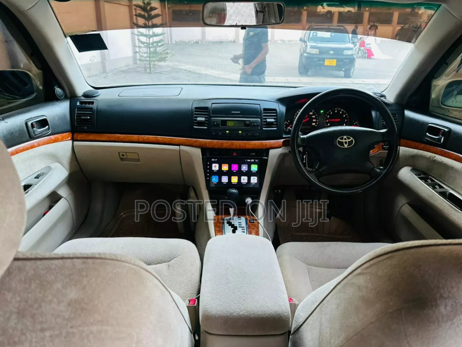 Toyota Mark II Qualis 2000 White